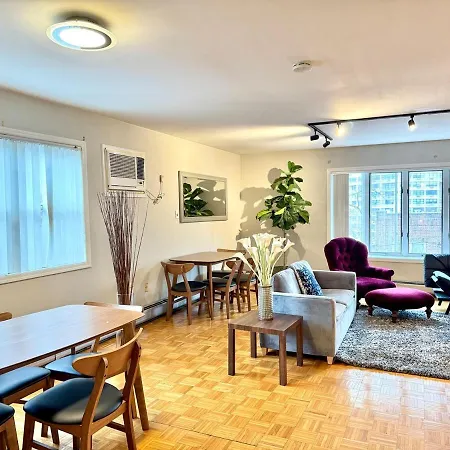Spacious And Convinient Near Nyc Parking Available